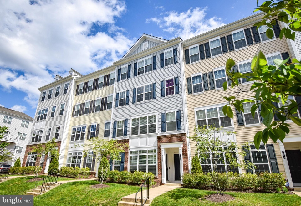 17030 Beveridge Dr, Dumfries, VA 22026 - photo 1