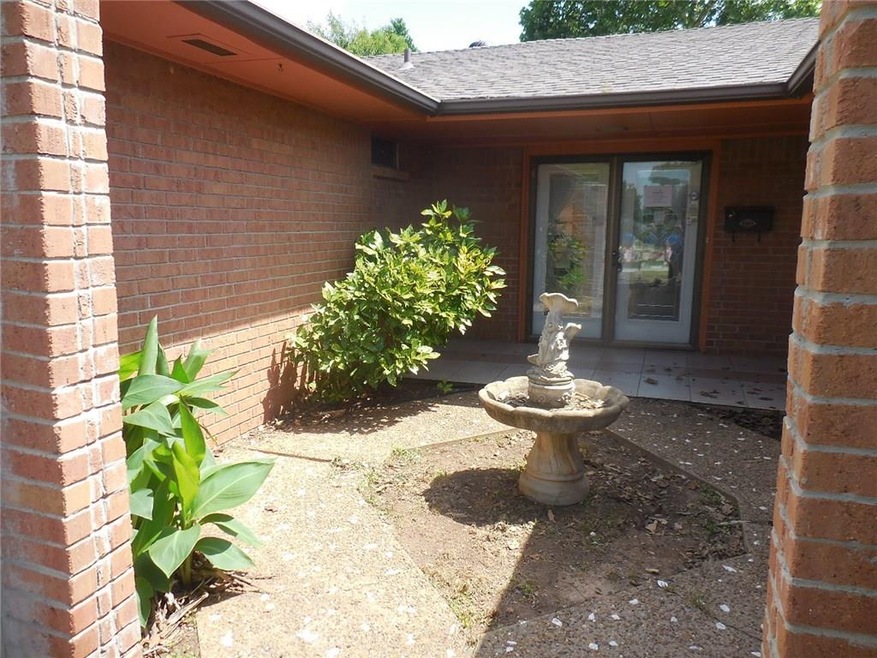 12013 Camelot Ct, Oklahoma City, OK 73120 - photo 1