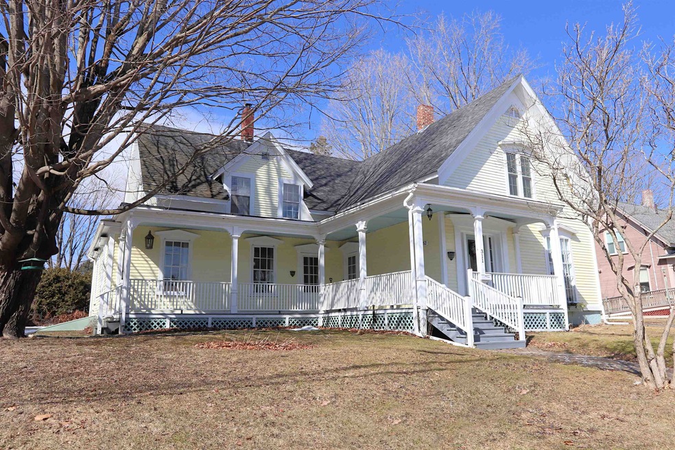 311 Summer St, Saint Johnsbury, VT 05819 - photo 1
