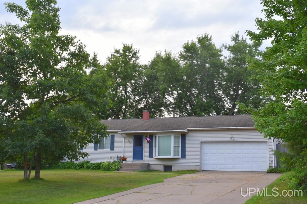 1870 N Lake Dr, Ishpeming, MI 49849 - photo 1