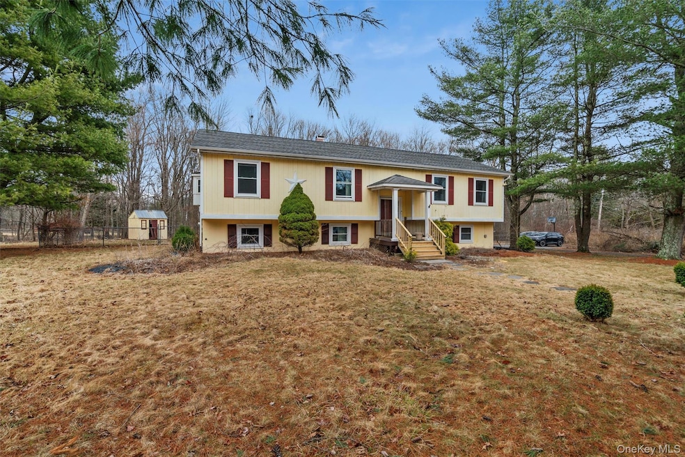 4 Thistle Ln, Middletown, NY 10940 - photo 1