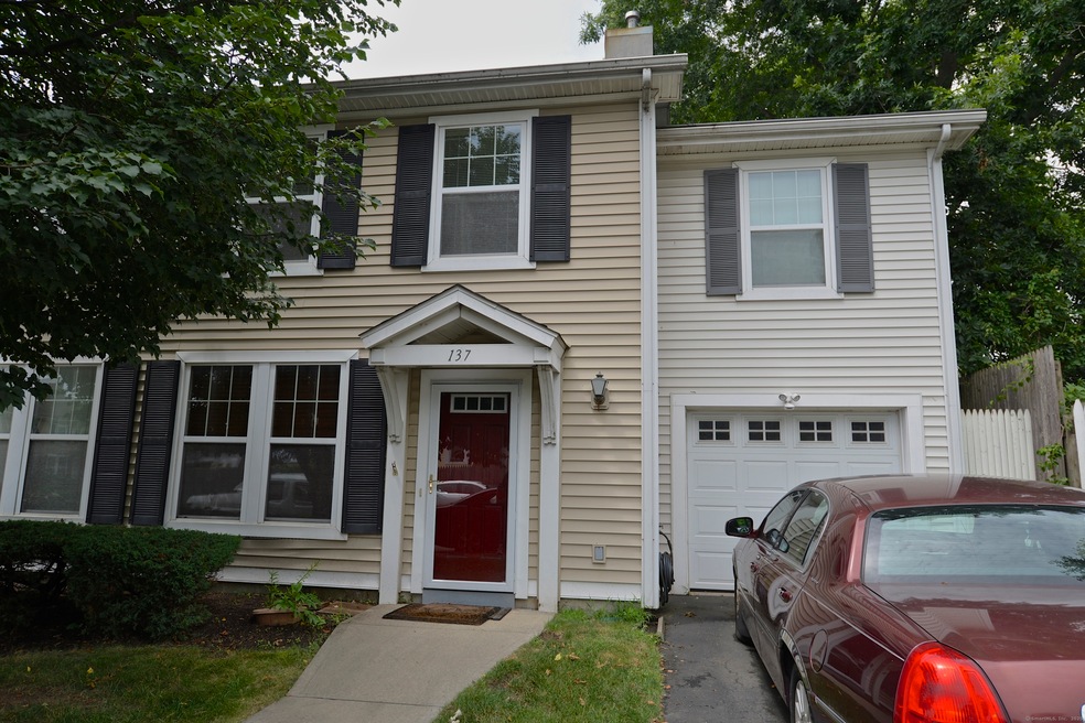 137 Wilson St unit 15, Stamford, CT 06902 - photo 1