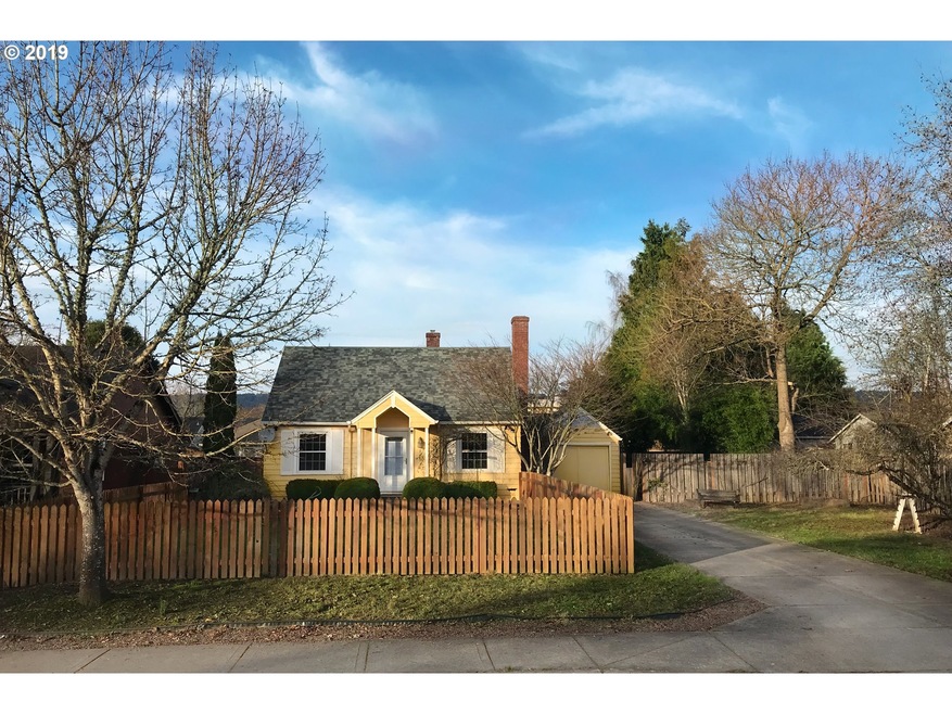 209 E Columbia Dr, Newberg, OR 97132 - photo 1