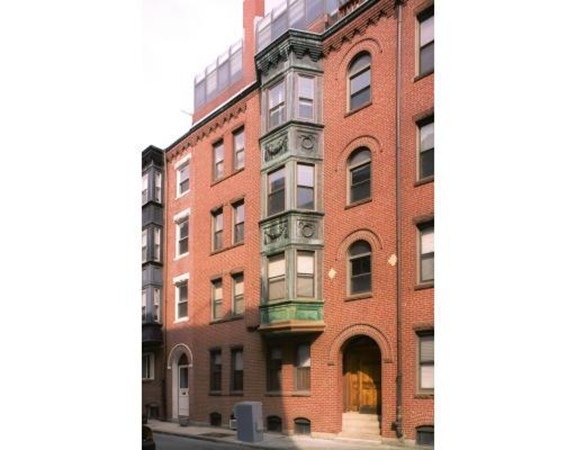 69 N Margin St unit 3, Boston, MA 02113 - photo 1