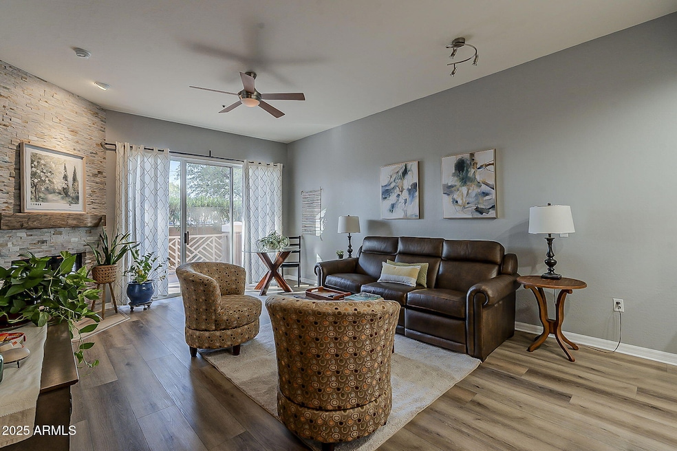 3800 S Cantabria Cir unit 1081, Chandler, AZ 85248 - photo 1