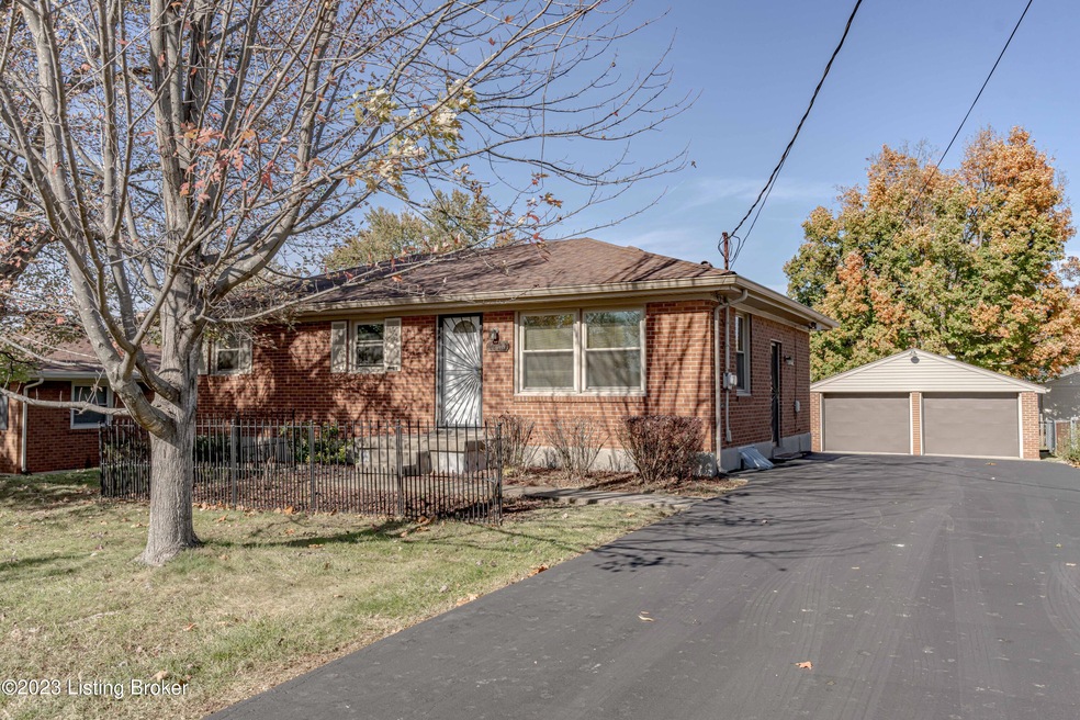 6003 Applegate Ln, Louisville, KY 40219 - photo 1