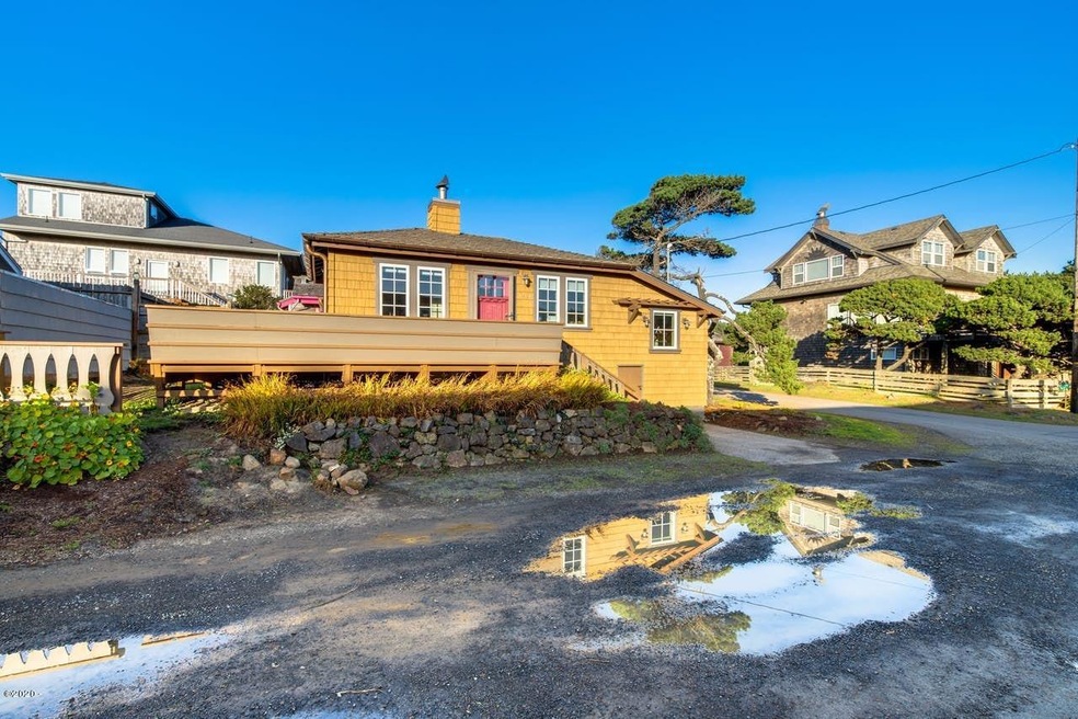 Neskowin Village