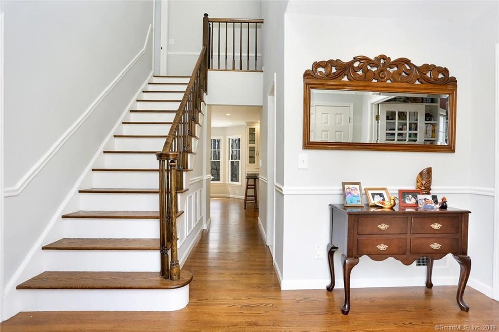 115 Fairway Dr, Stamford, CT 06903 - photo 1