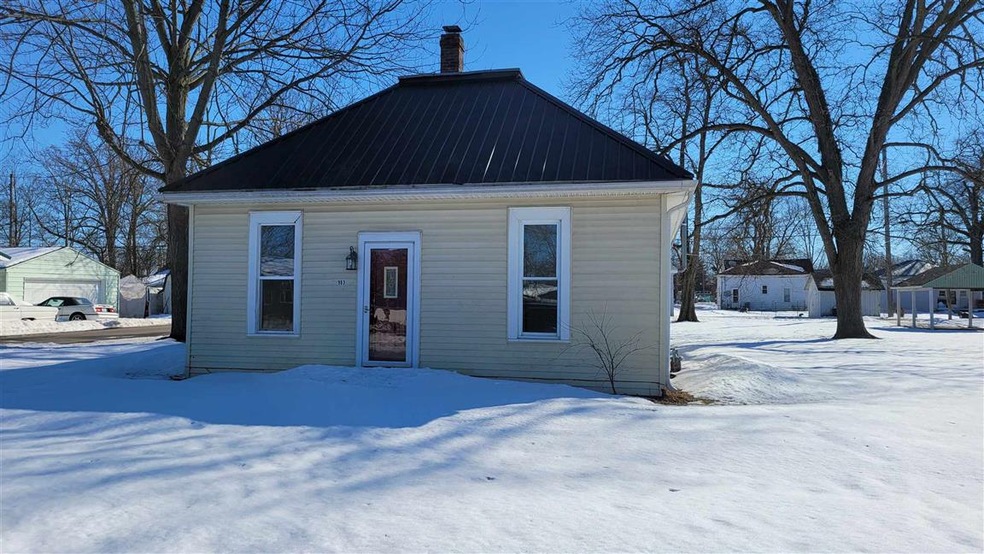 903 W Race St, Portland, IN 47371 - photo 1