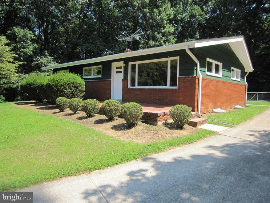 12311 Dover Rd, Reisterstown, MD 21136 - photo 1