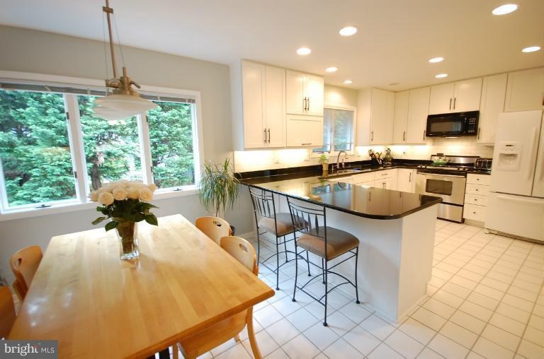 6910 Parchment Rise, Columbia, MD 21044 - photo 1