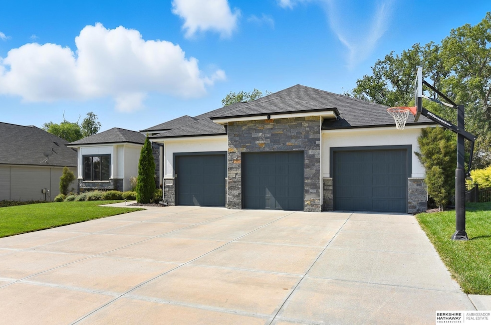 For Sale $625,000 • Co-Listing Agent