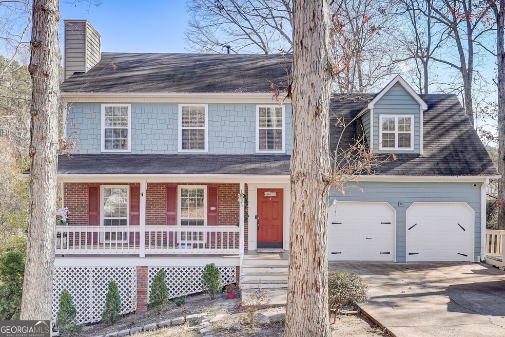 Welcome home to 1694 Summit Place!