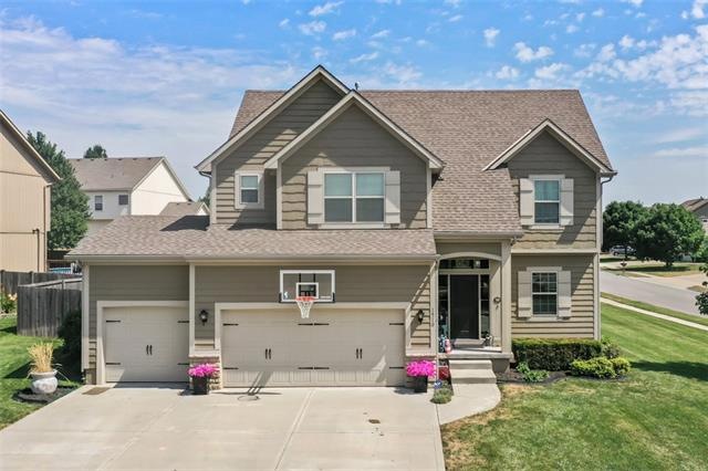 1510 Blueskye Ln, Raymore, MO 64083 - photo 1