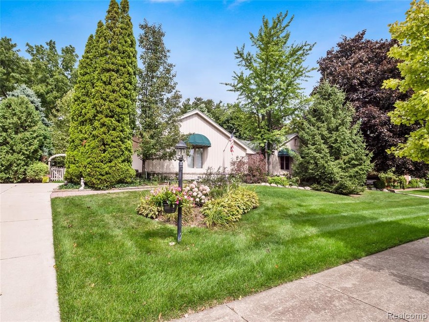 2910 Quail Run Dr, Troy, MI 48098 - photo 1