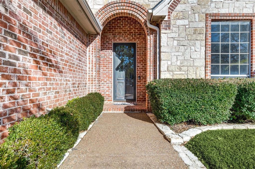 1013 Crestview Dr, Bedford, TX 76021 - photo 1