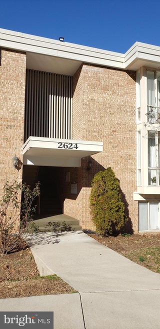 2624 Fort Farnsworth Rd unit 210, Alexandria, VA 22303 - photo 1