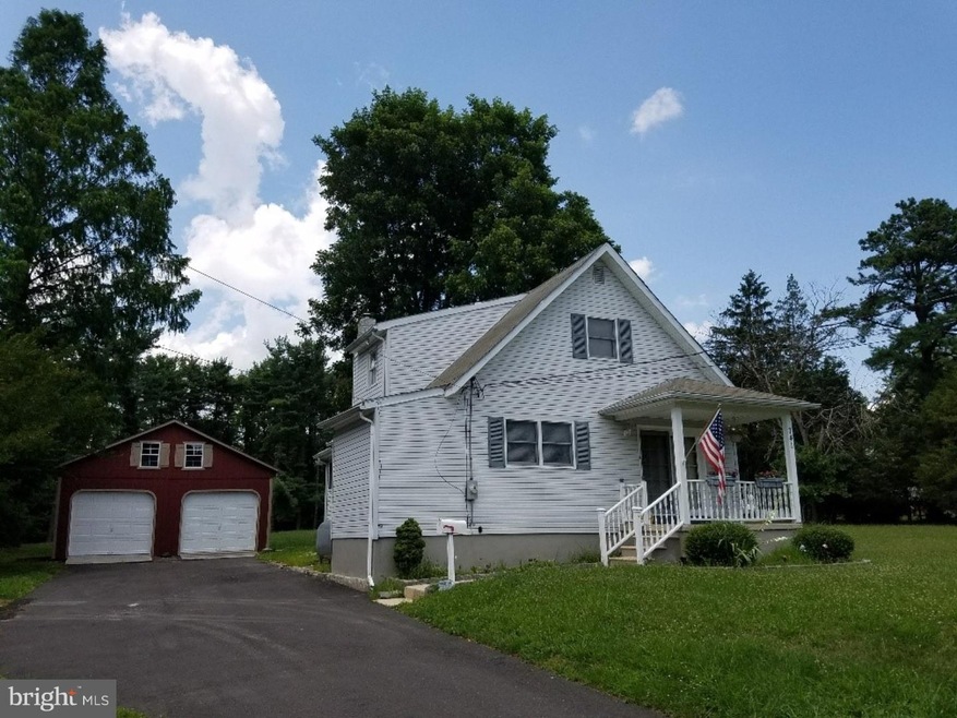 741 Maple Rd, Woodbury, NJ 08096 - photo 1