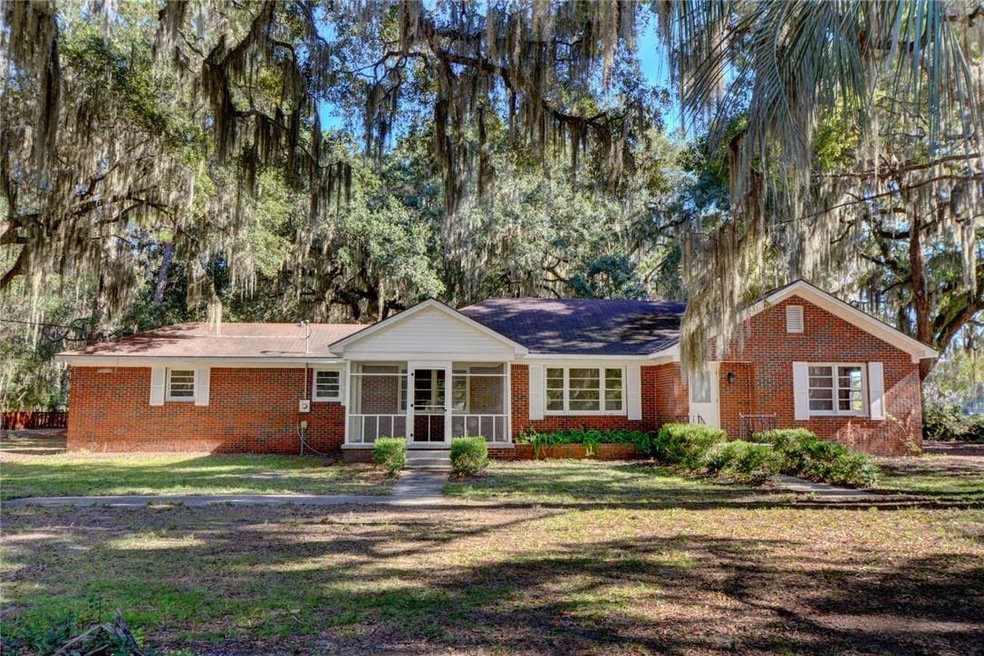 1064 Snows Ln SE, Darien, GA 31305 - photo 1