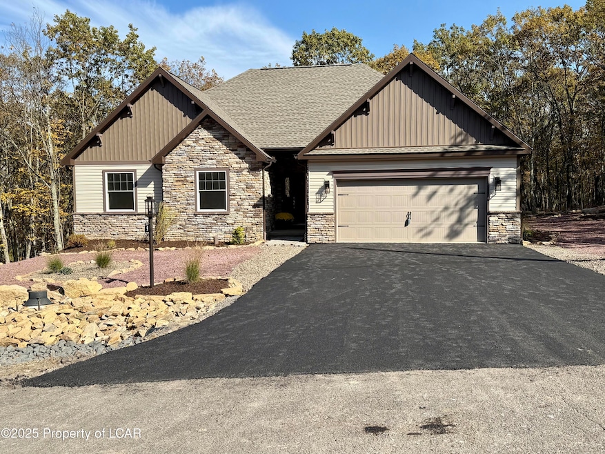 9 Tulip Tree Ln, Hazle Township, PA 18202 - photo 1