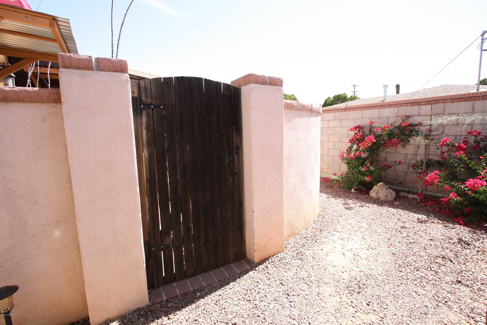 2215 E La Mirada St unit C, Tucson, AZ 85719 - photo 1