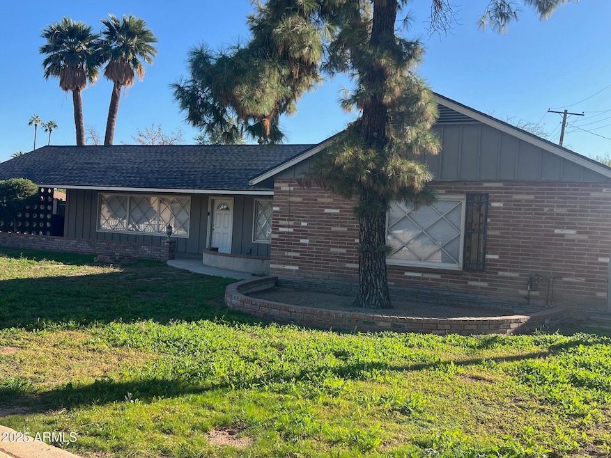 2528 N 48th Place, Phoenix, AZ 85008 - photo 1