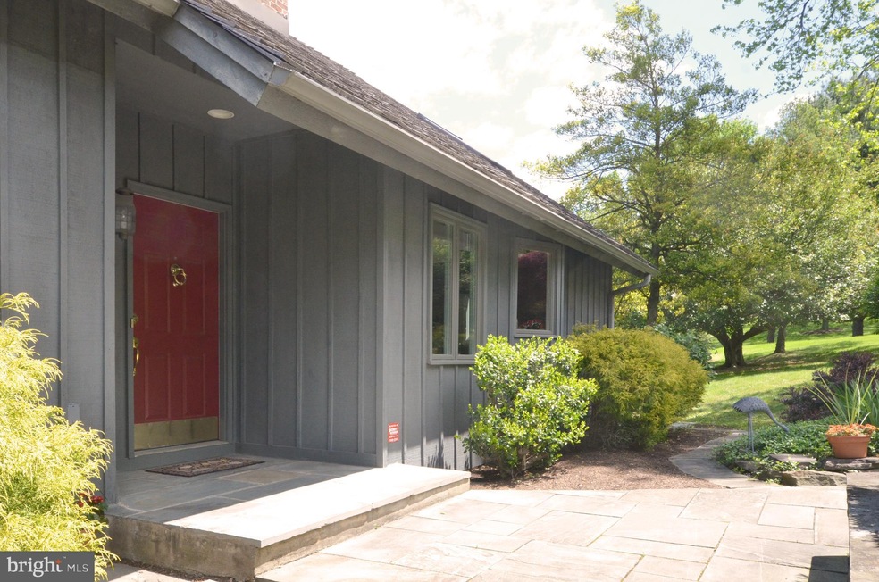 42 Clifton Dr, Kennett Square, PA 19348 - photo 1