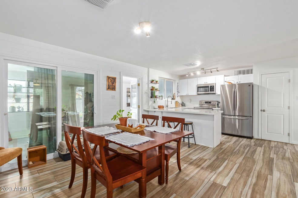 3334 N 39th Dr, Phoenix, AZ 85019 - photo 1