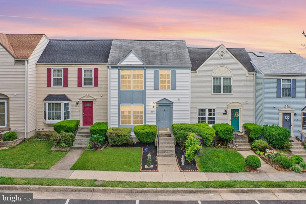 13821 Laura Ratcliff Ct, Centreville, VA 20121 - photo 1