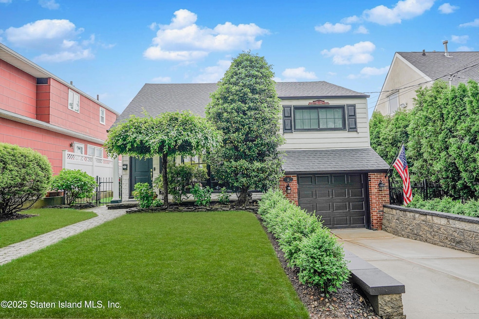 12 Crafton Ave, Staten Island, NY 10314 - photo 1
