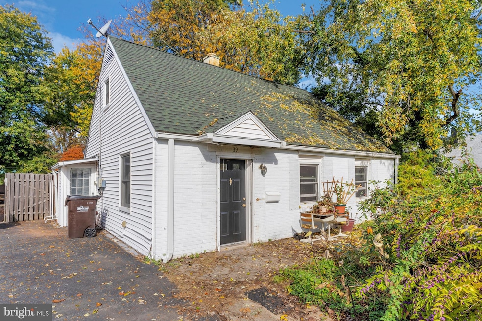 39 Republic Ave, Norristown, PA 19403 - photo 1