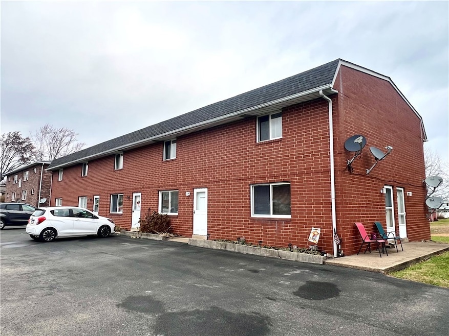 1238 Mission Rd unit 17, Latrobe, PA 15650 - photo 1