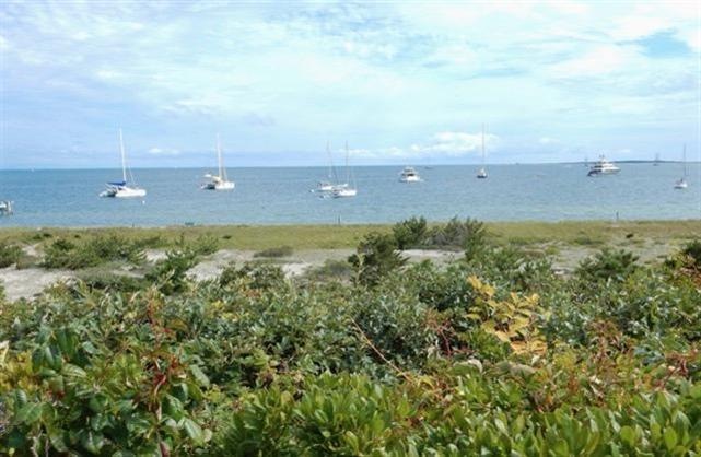 8 Caleb Pond Ln, Edgartown, MA 02539 - photo 1