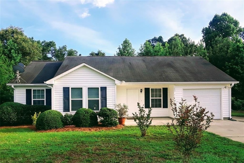 282 Lambert Overlook Cir, Carrollton, GA 30117 - photo 1