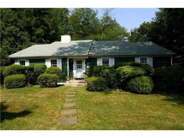 337 Deer Track Ln, Valley Cottage, NY 10989 - photo 1