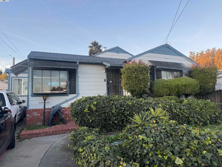 For Sale $599,000 • Co-Listing Agent