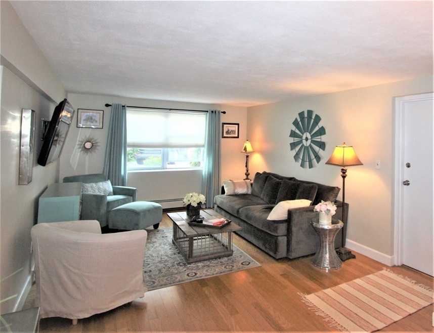 35 Montvale Ave unit 1, Woburn, MA 01801 - photo 1