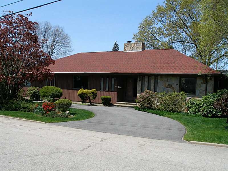 65 Larkspur Dr, Cranston, RI 02920 - photo 1