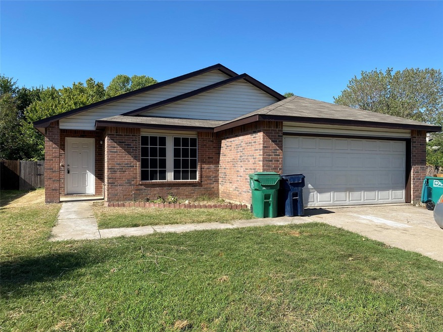 8708 Seven Oaks Ln, Denton, TX 76210 - photo 1