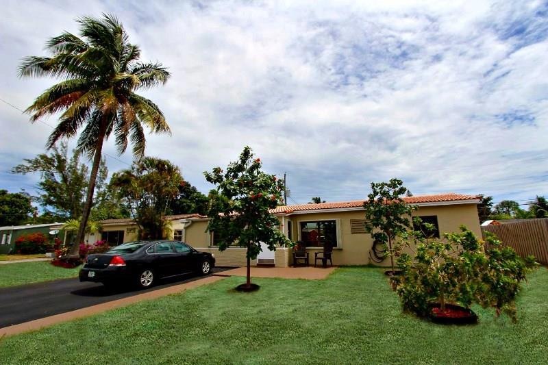 6110 NE 3rd Terrace, Oakland Park, FL 33334  See Landscape attachment.