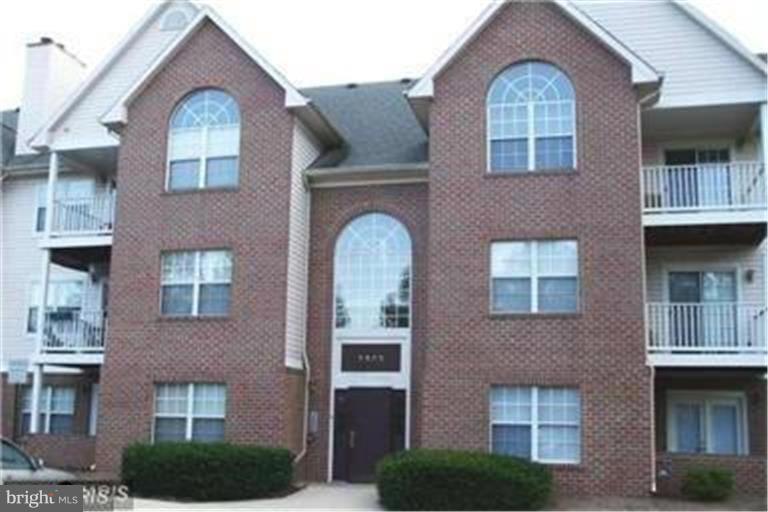 9605 Lake Pointe Ct unit 303, Upper Marlboro, MD 20774 - photo 1