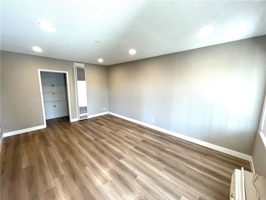 3335 Triangle Place unit 5, Glendale, CA 91208 - photo 1