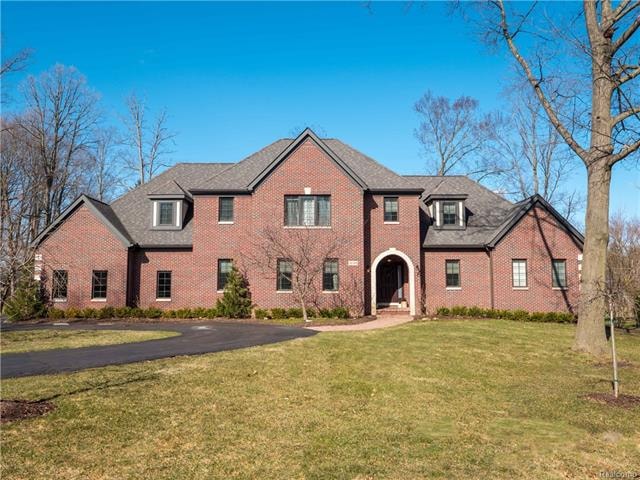 Welcome to 30305 Woodhaven Lane!