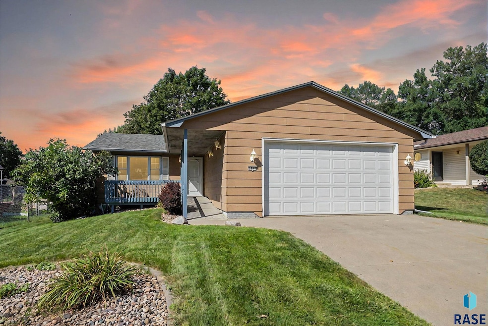 2009 S Melanie Ln, Sioux Falls, SD 57103 - photo 1