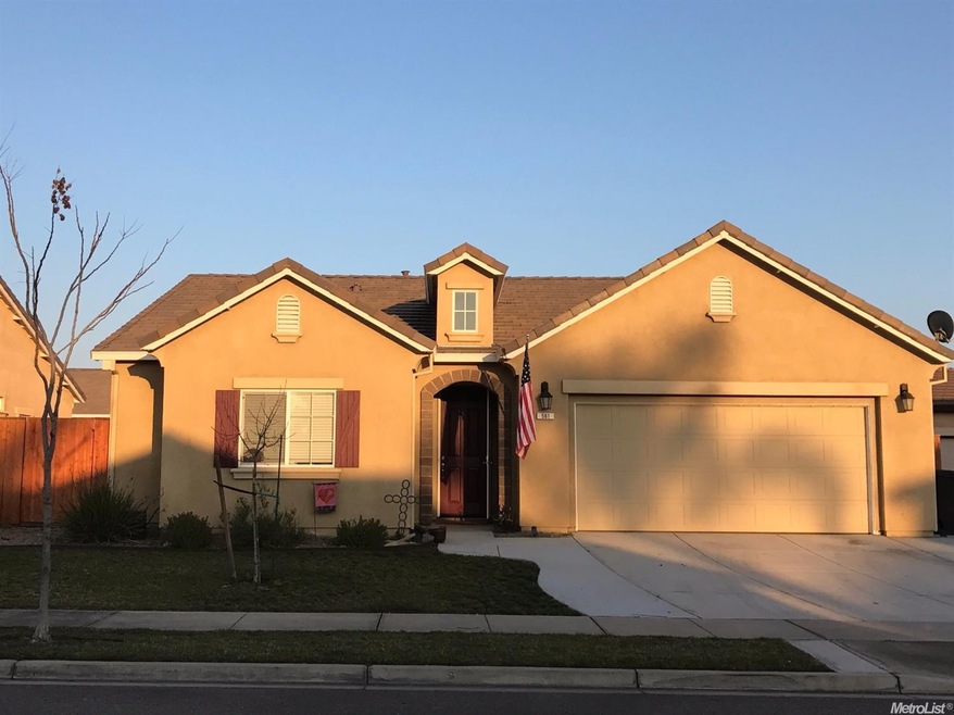 561 Dales Pony Dr, Oakdale, CA 95361 - photo 1