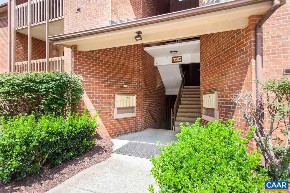 125 Turtle Creek Rd unit 5, Charlottesville, VA 22901 - photo 1