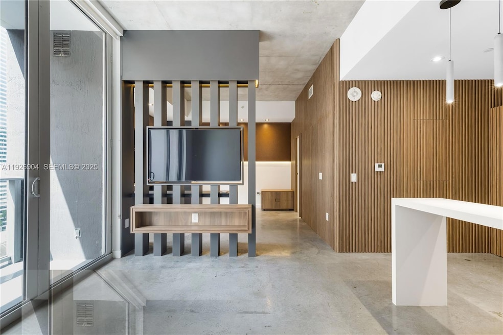 Centro unit 905, Miami, FL 33131 - photo 1