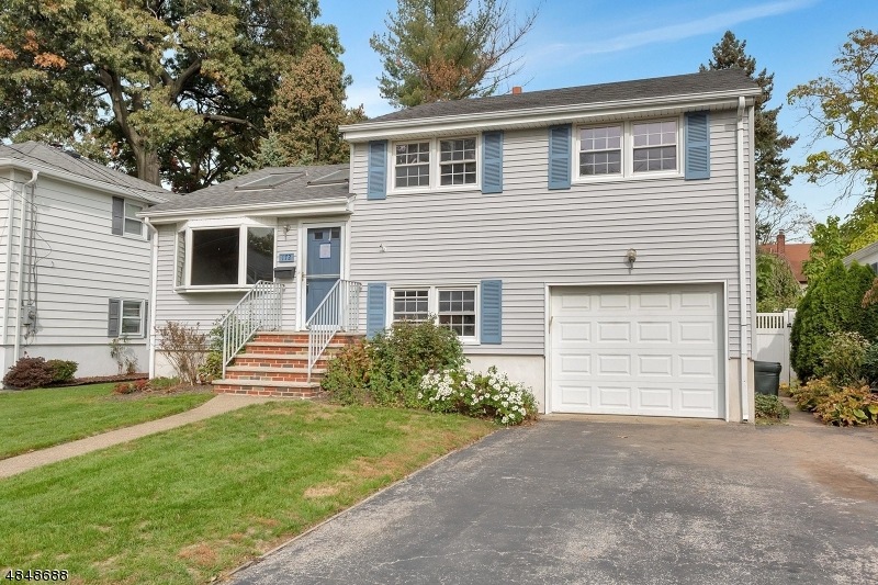 172 Chestnut St, Rochelle Park, NJ 07662 - photo 1