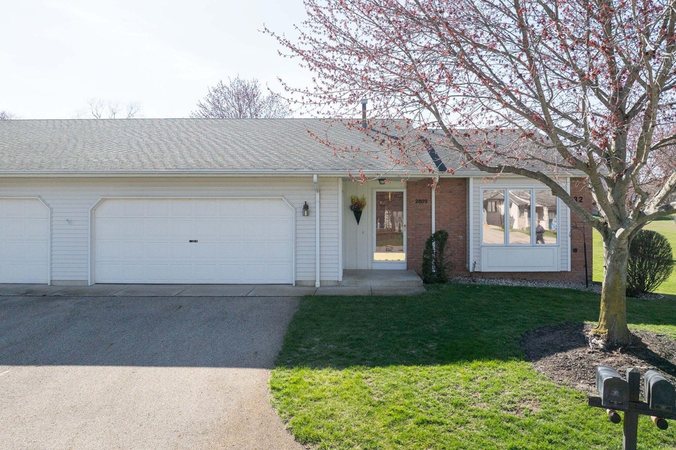 1-web-or-mls-2809-bridgeside-dr-se