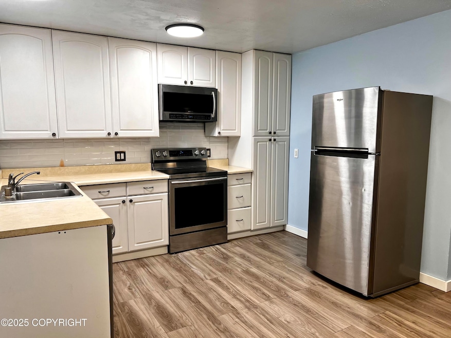 3337 Creekside Dr unit B, Anchorage, AK 99504 - photo 1